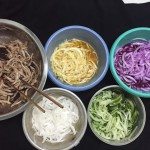 Cách làm mứt dừa ngũ sắc được tạo màu từ các nguyên liệu tự nhiên